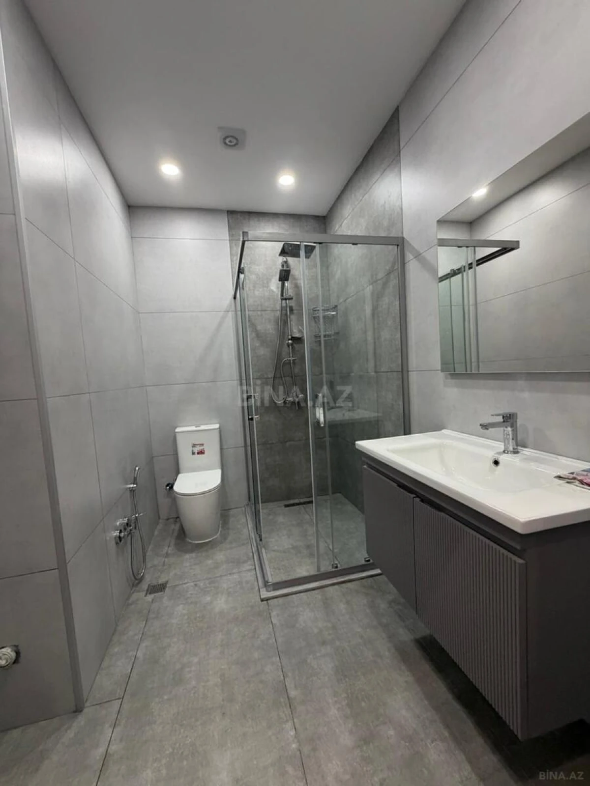 Satılır 2 otaqlı mənzil 60 m²