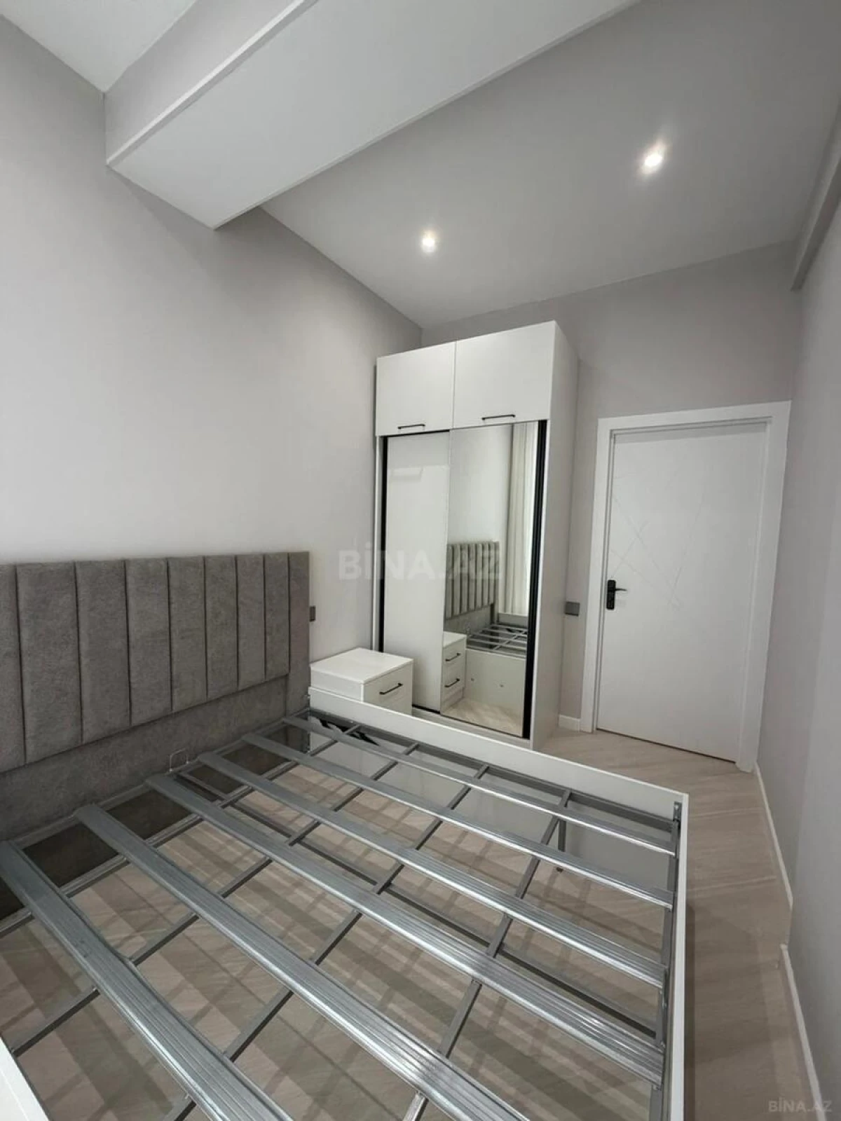 Satılır 2 otaqlı mənzil 60 m²