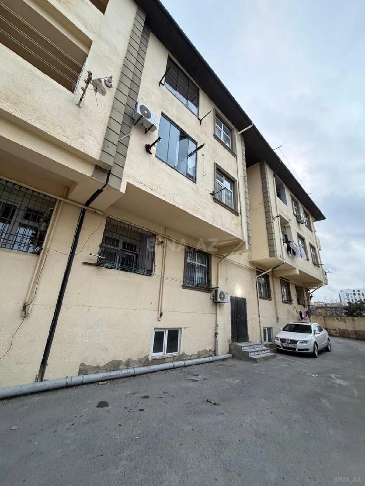 Satılır 3 otaqlı mənzil 76 m²
