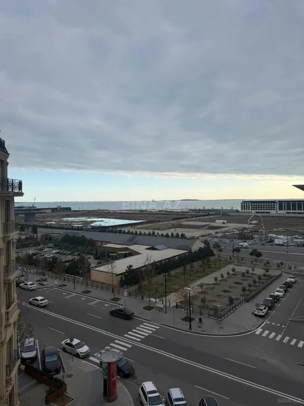 Kirayə verilir 3 otaqlı mənzil 170 m²