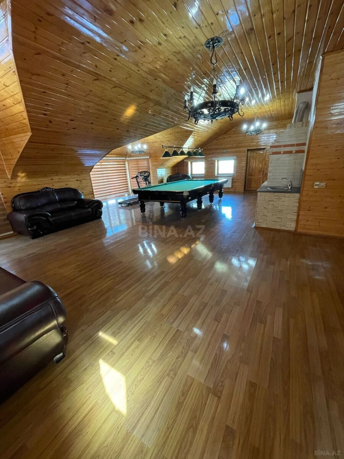 Satılır 8 otaqlı həyət evi 435 m²