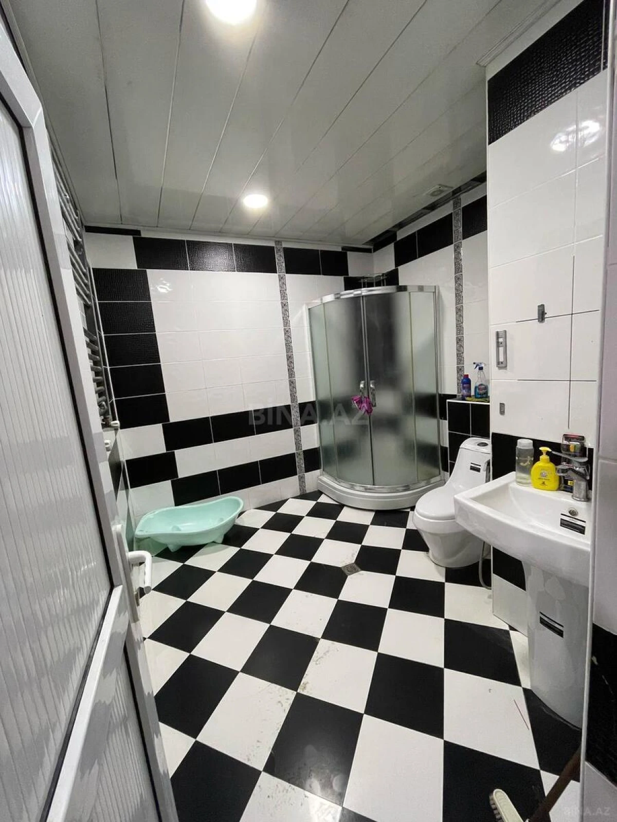 Satılır 8 otaqlı həyət evi 435 m²