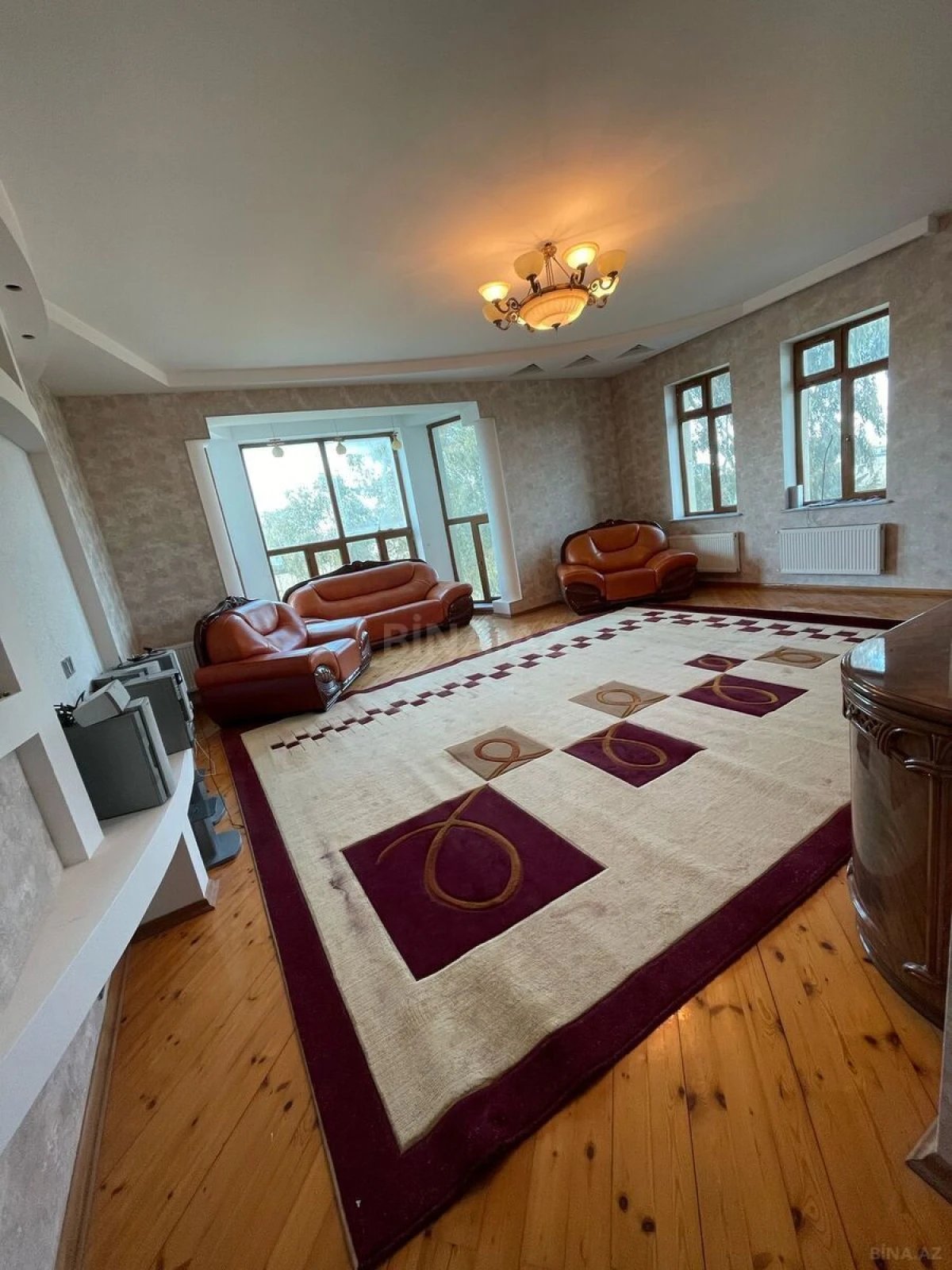 Satılır 8 otaqlı həyət evi 435 m²