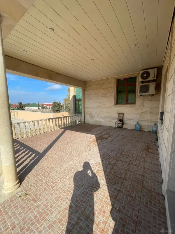 Satılır 8 otaqlı həyət evi 435 m²