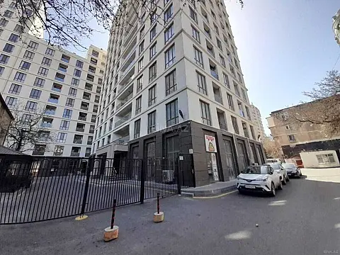 Satılır 3 otaqlı mənzil 105 m² — Bakı, İnşaatçılar 3 otaq 105.00 m²