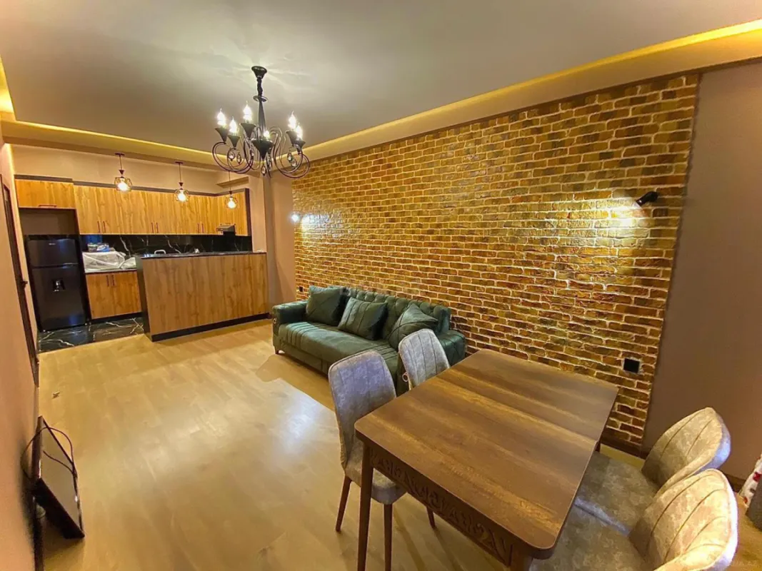 Kirayə verilir 2 otaqlı mənzil 100 m²