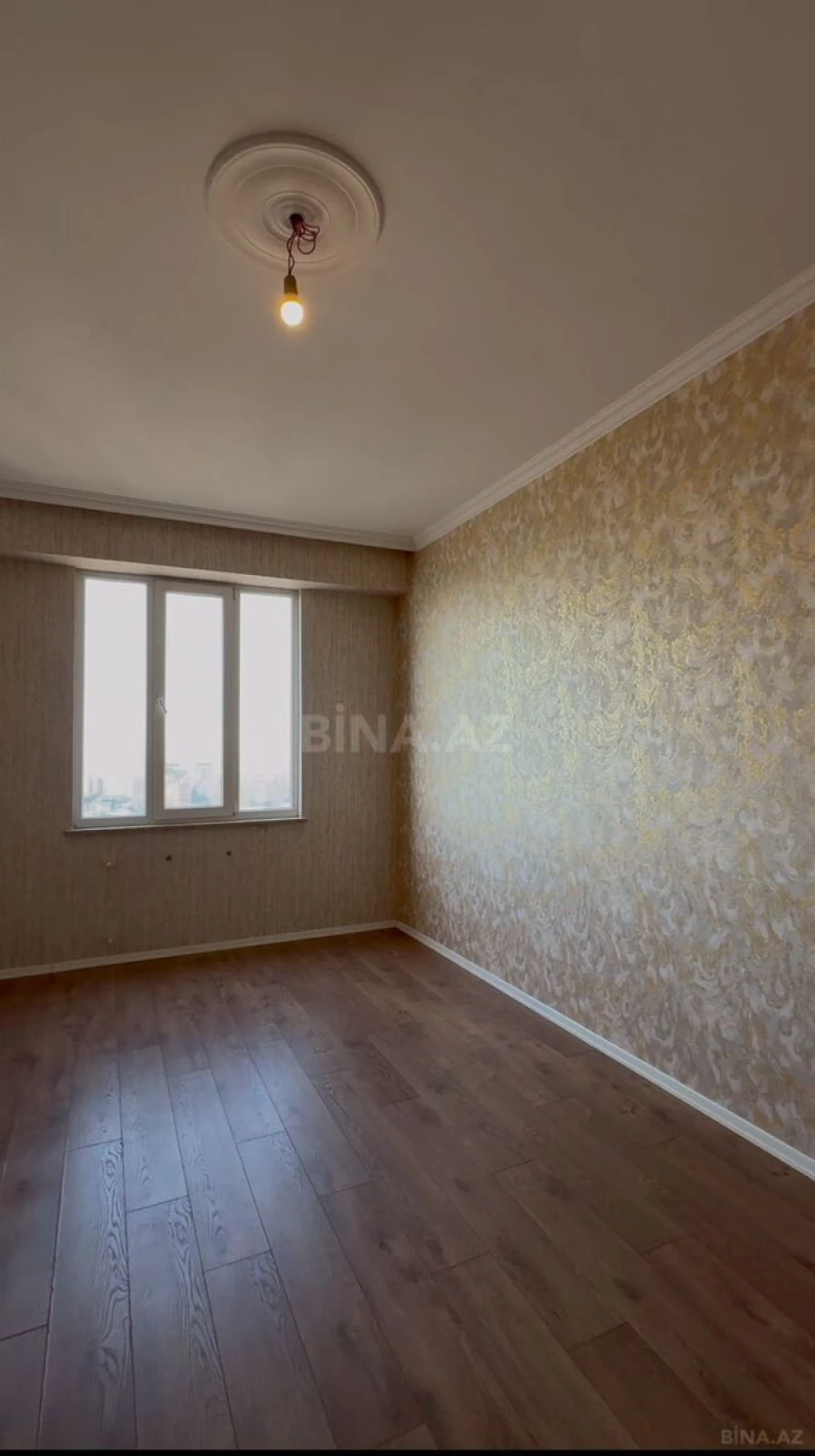 Satılır 3 otaqlı mənzil 105 m²