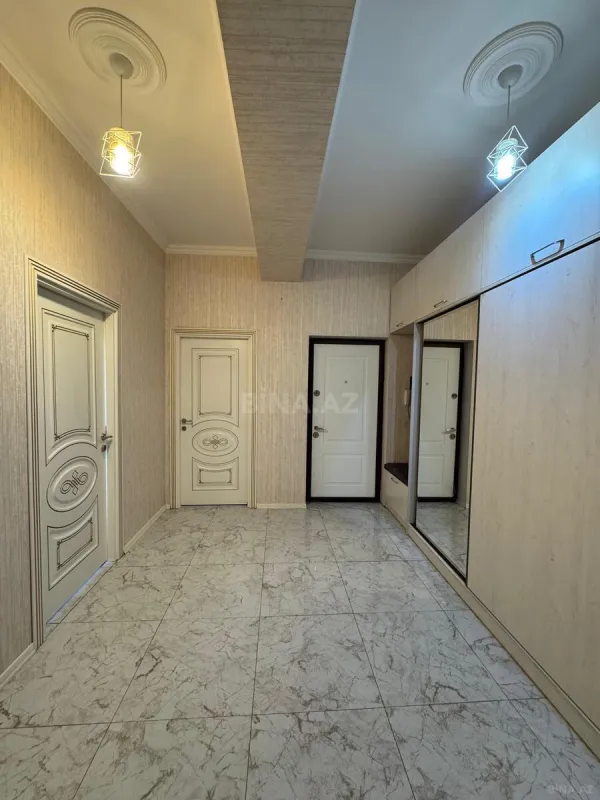 Satılır 3 otaqlı mənzil 105 m²