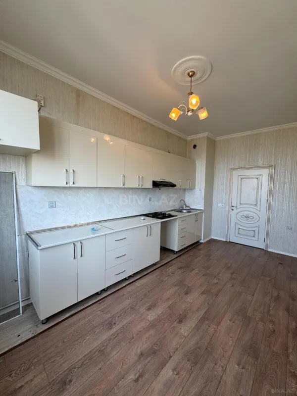 Satılır 3 otaqlı mənzil 105 m²