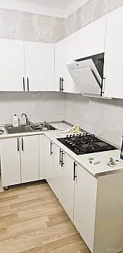 Kirayə verilir 2 otaqlı mənzil 75 m²