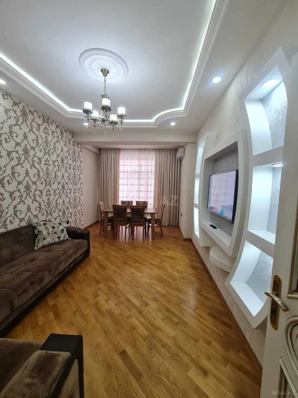 Kirayə verilir 2 otaqlı mənzil 85 m²