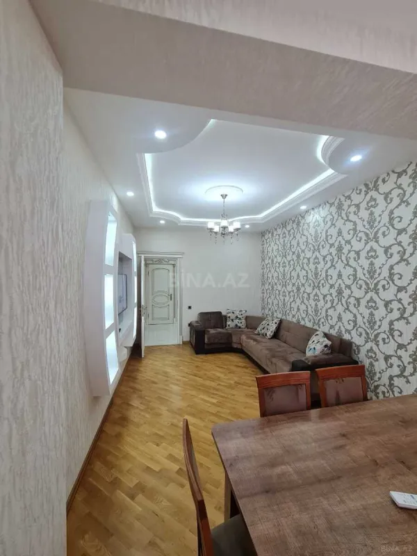 Kirayə verilir 2 otaqlı mənzil 85 m²