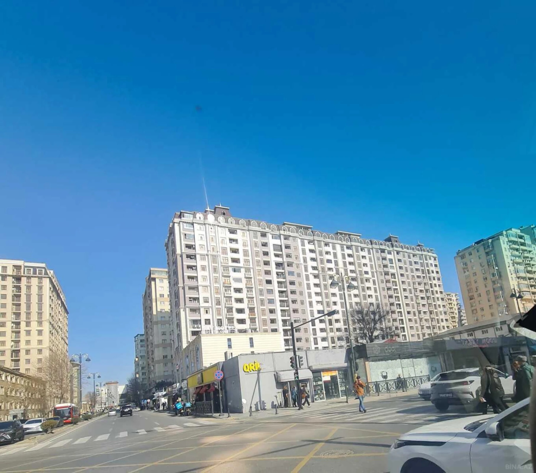 Kirayə verilir 2 otaqlı mənzil 85 m²