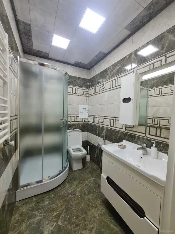 Kirayə verilir 2 otaqlı mənzil 85 m²