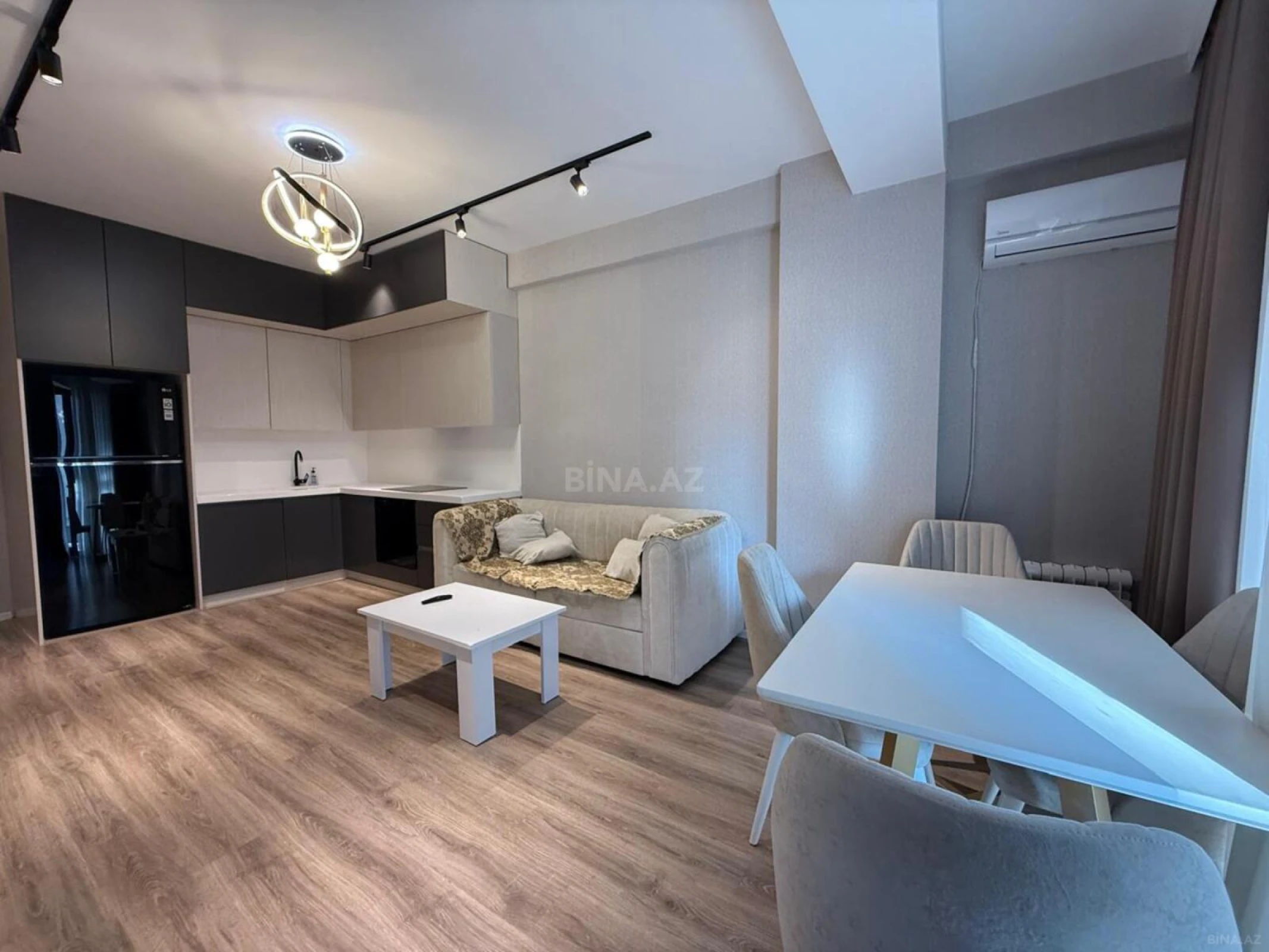Kirayə verilir 2 otaqlı mənzil 65 m²