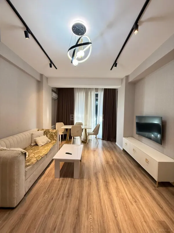 Kirayə verilir 2 otaqlı mənzil 65 m²