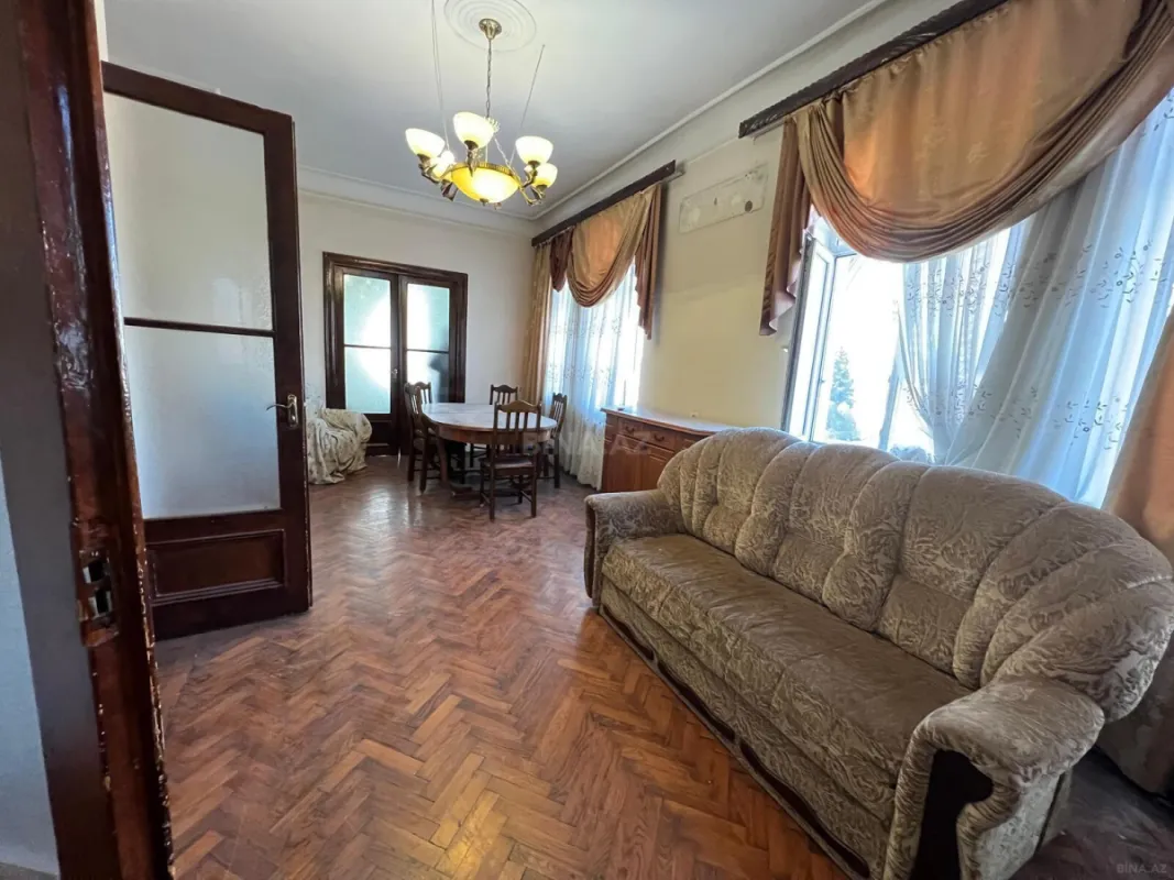 Satılır 3 otaqlı mənzil 105 m²