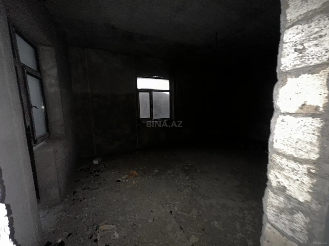 Satılır 7 otaqlı həyət evi 244 m²