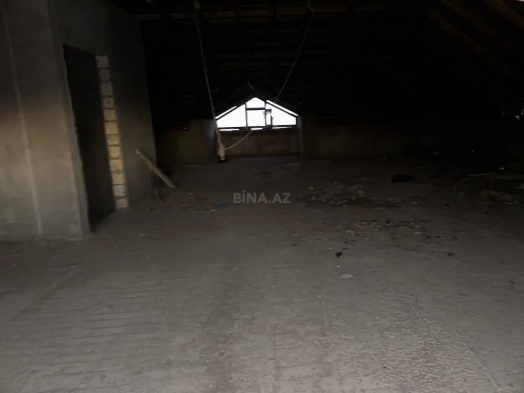 Satılır 7 otaqlı həyət evi 244 m²