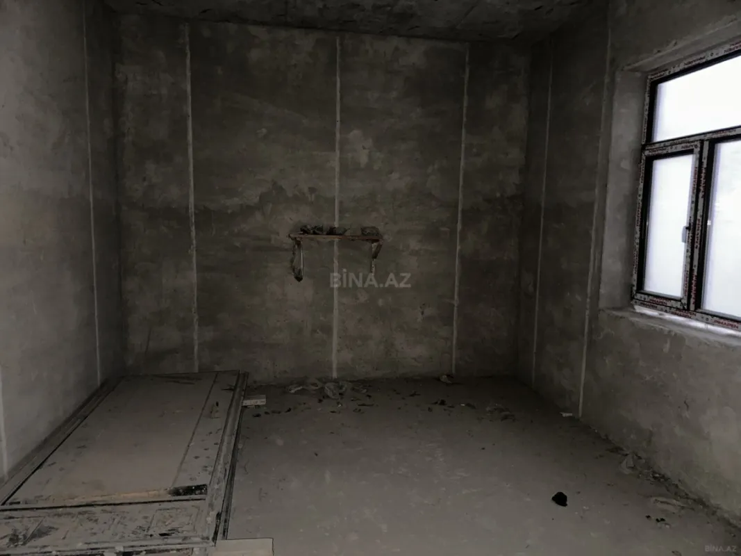 Satılır 7 otaqlı həyət evi 244 m²