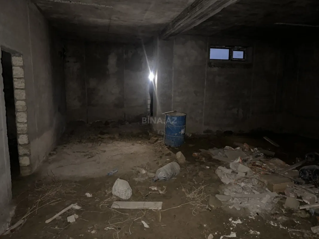 Satılır 7 otaqlı həyət evi 244 m²