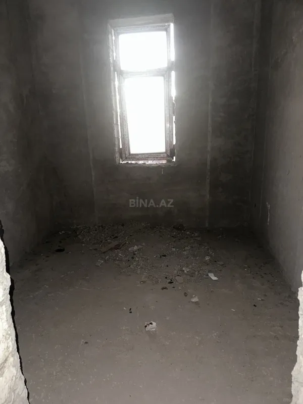 Satılır 7 otaqlı həyət evi 244 m²