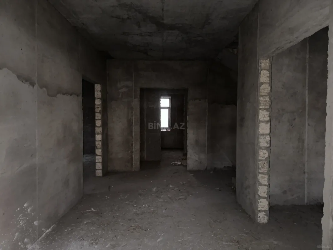 Satılır 7 otaqlı həyət evi 244 m²