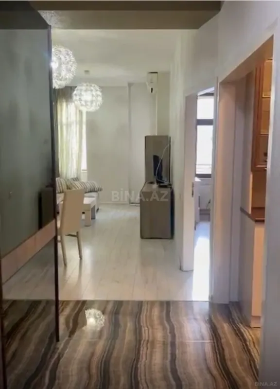 Kirayə verilir 2 otaqlı mənzil 70 m²