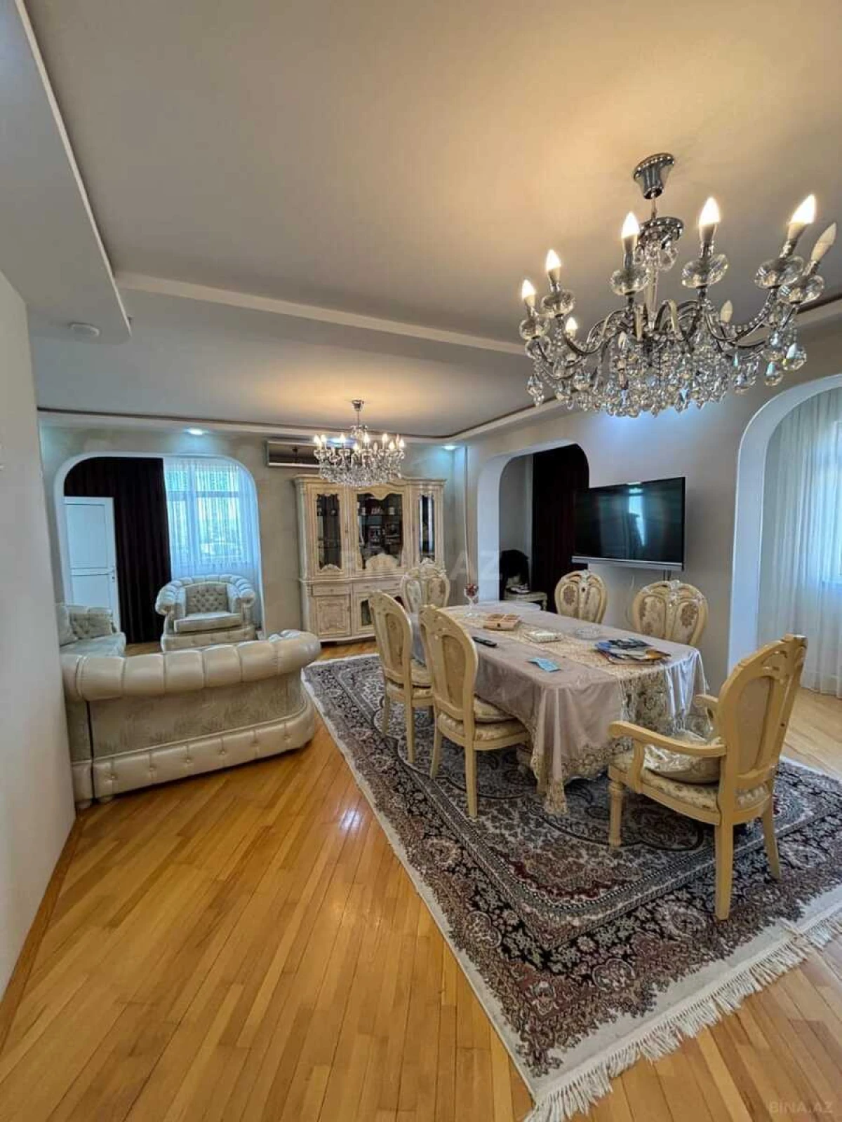 Satılır 4 otaqlı mənzil 120 m²