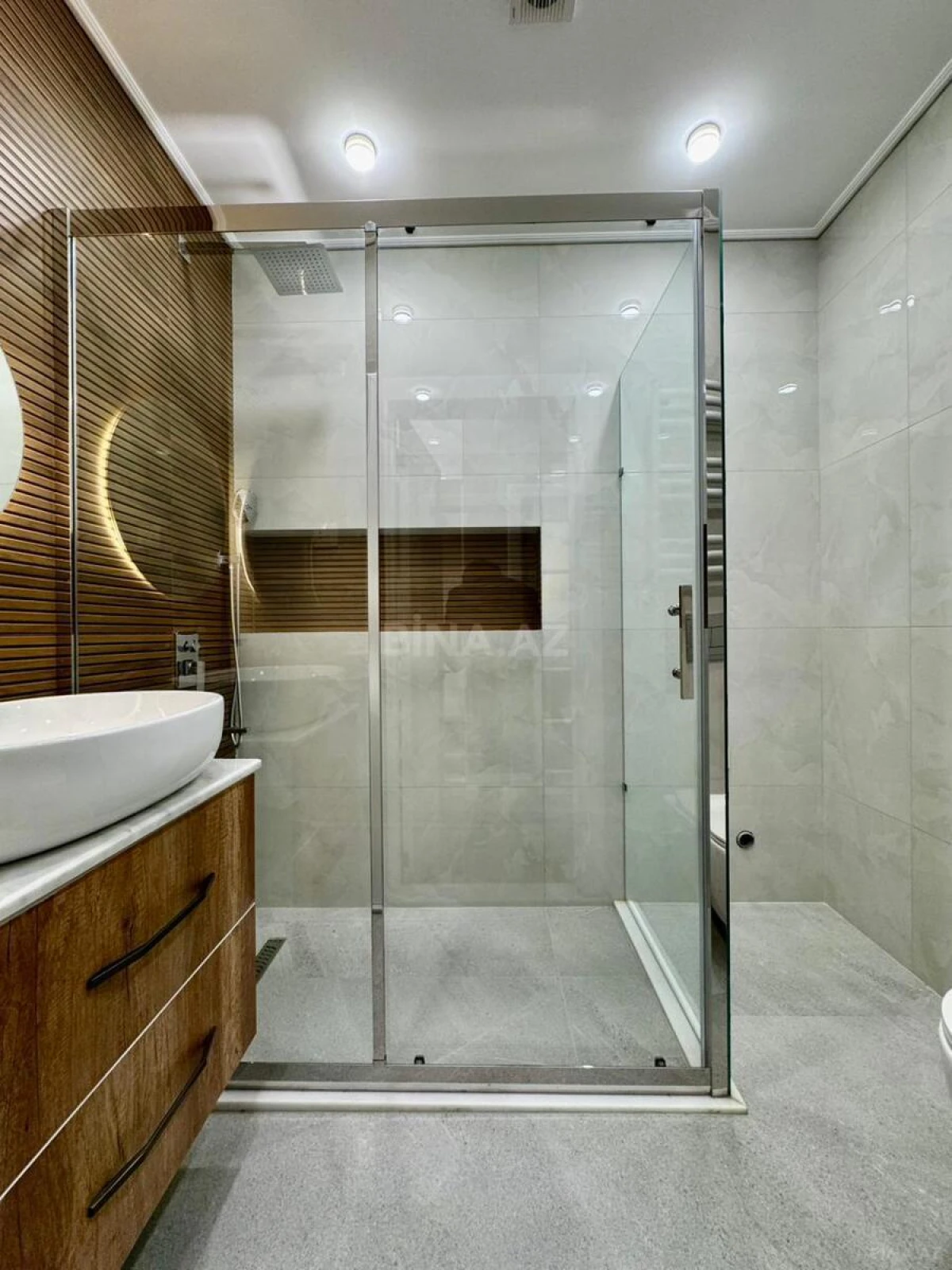 Satılır 2 otaqlı mənzil 65 m²