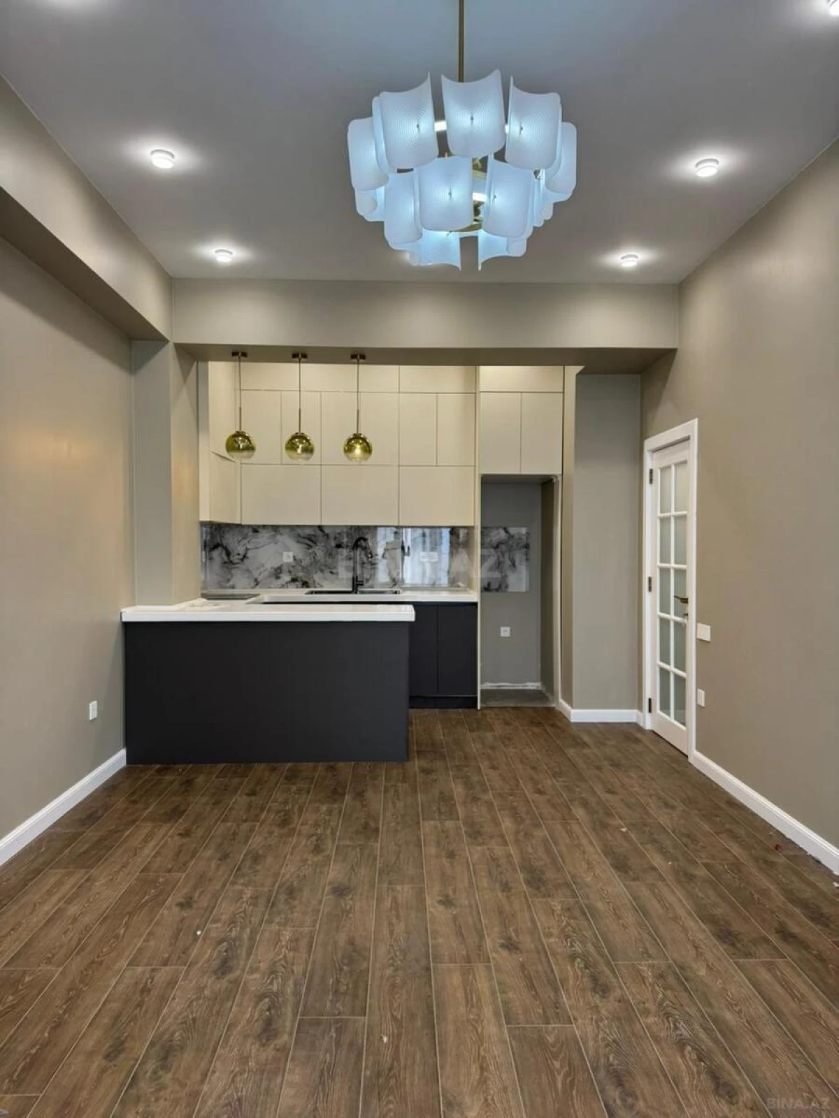 Satılır 2 otaqlı mənzil 65 m²