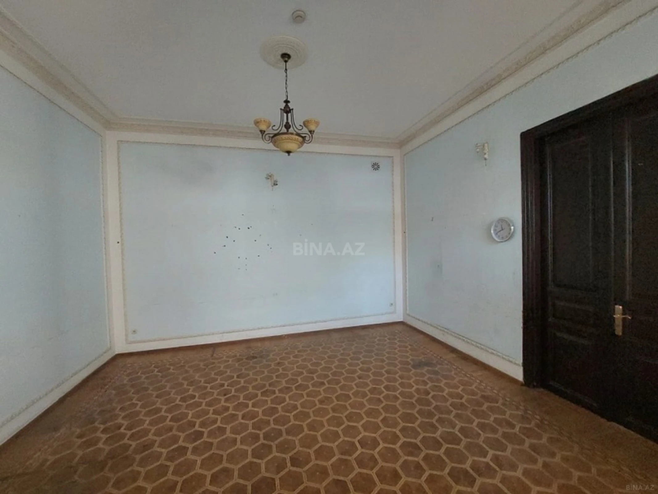 Satılır 9 otaqlı mənzil 310 m²