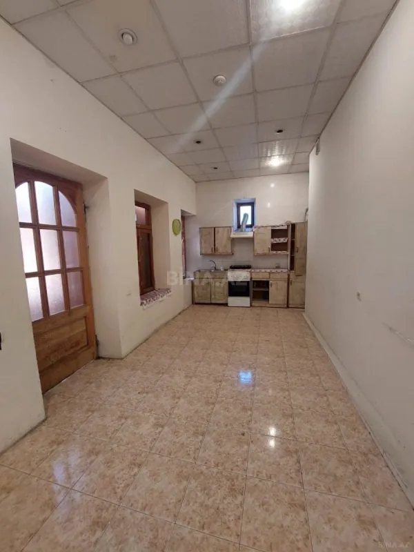 Satılır 9 otaqlı mənzil 310 m²