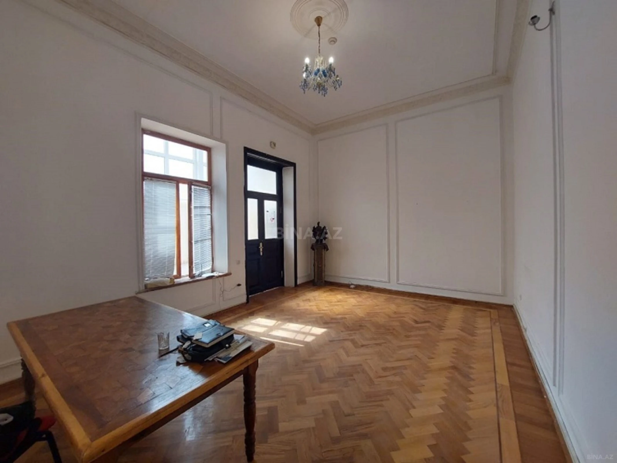 Satılır 9 otaqlı mənzil 310 m²