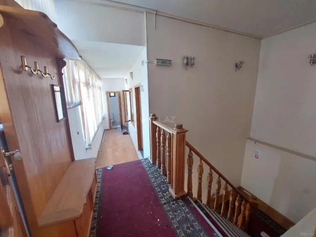 Satılır 9 otaqlı mənzil 310 m²