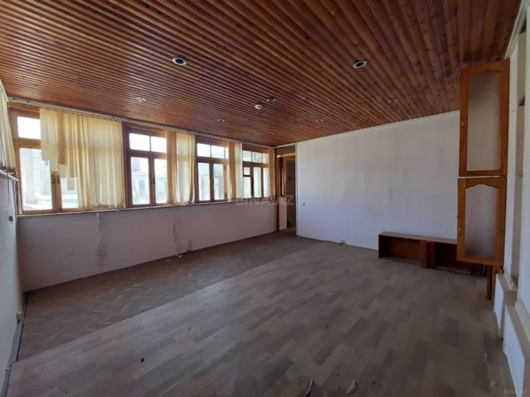 Satılır 9 otaqlı mənzil 310 m²