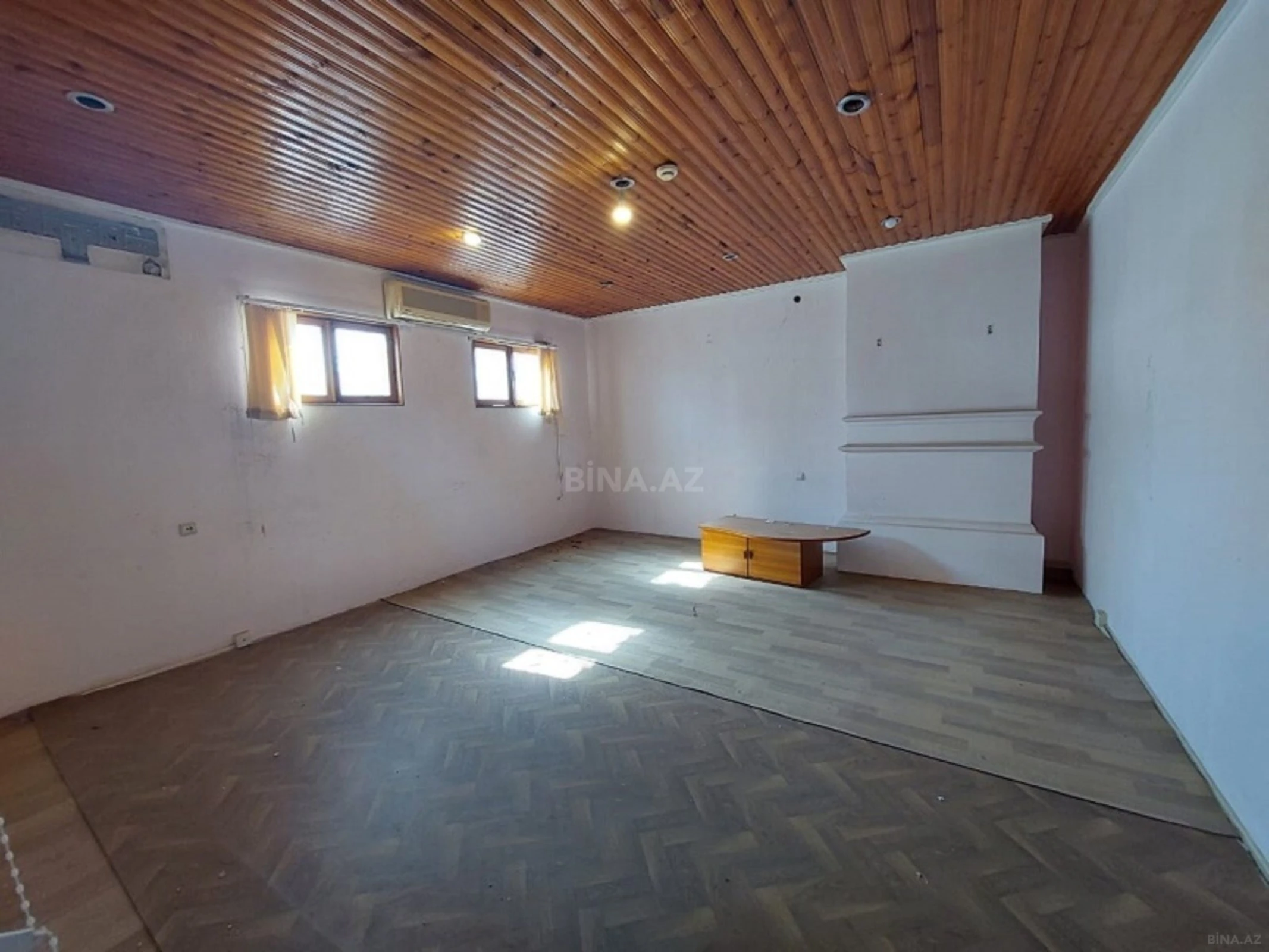 Satılır 9 otaqlı mənzil 310 m²