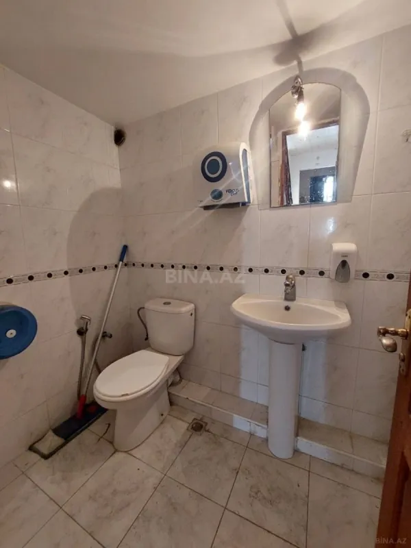 Satılır 9 otaqlı mənzil 310 m²