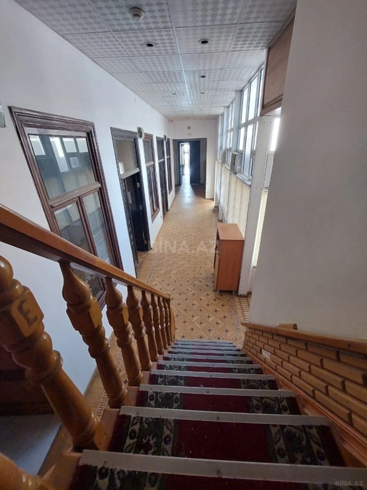 Satılır 9 otaqlı mənzil 310 m²