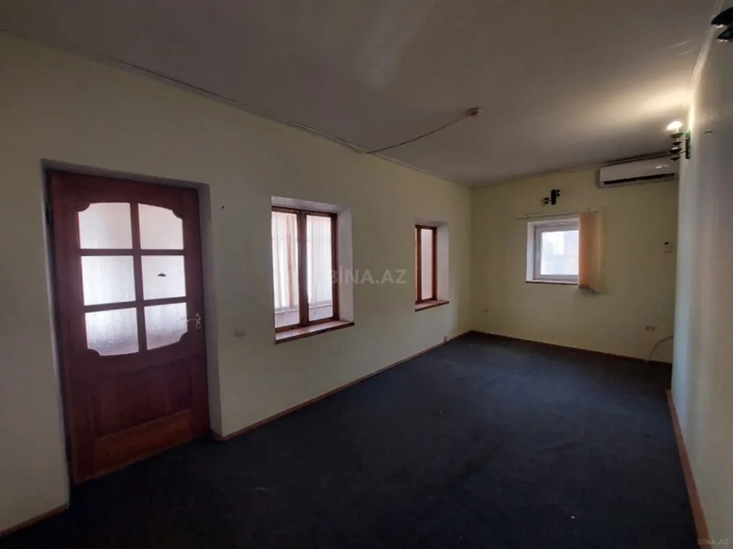Satılır 9 otaqlı mənzil 310 m²