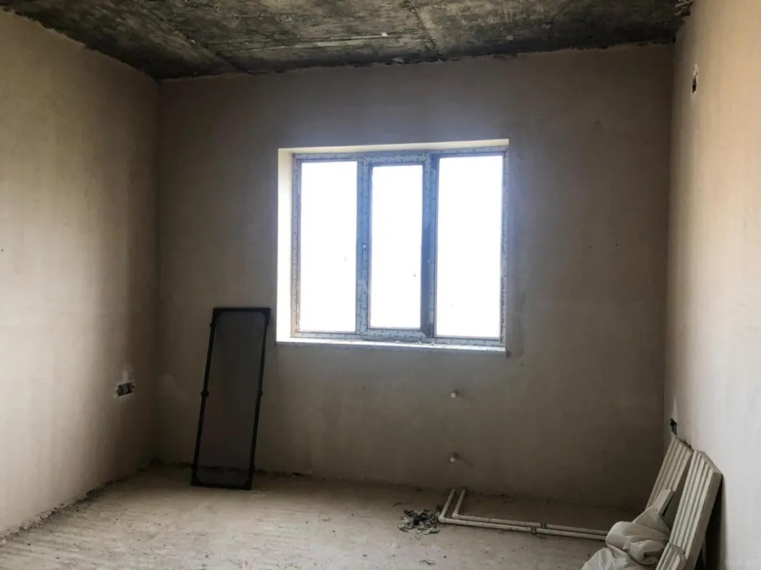 Satılır 12 otaqlı həyət evi 550 m²