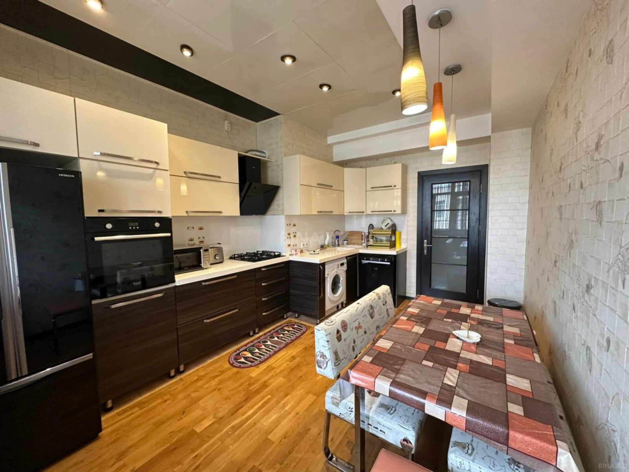 Kirayə verilir 3 otaqlı mənzil 123.3 m²