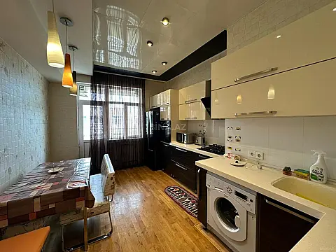 Kirayə verilir 3 otaqlı mənzil 123.3 m²