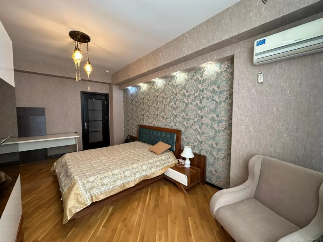 Kirayə verilir 3 otaqlı mənzil 123.3 m²