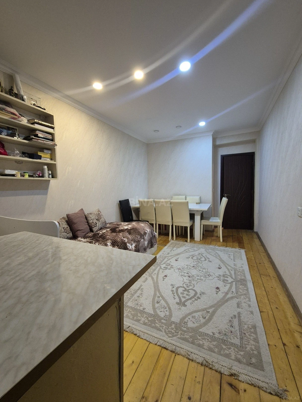 Satılır 2 otaqlı mənzil 63 m²