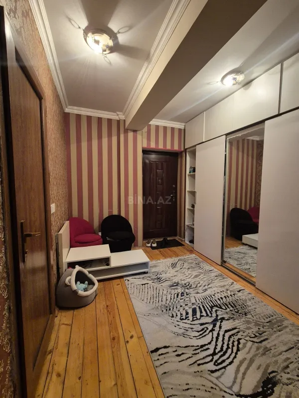 Satılır 2 otaqlı mənzil 63 m²
