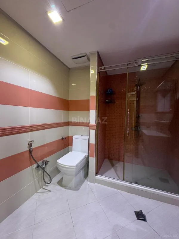 Kirayə verilir 5 otaqlı mənzil 320 m²