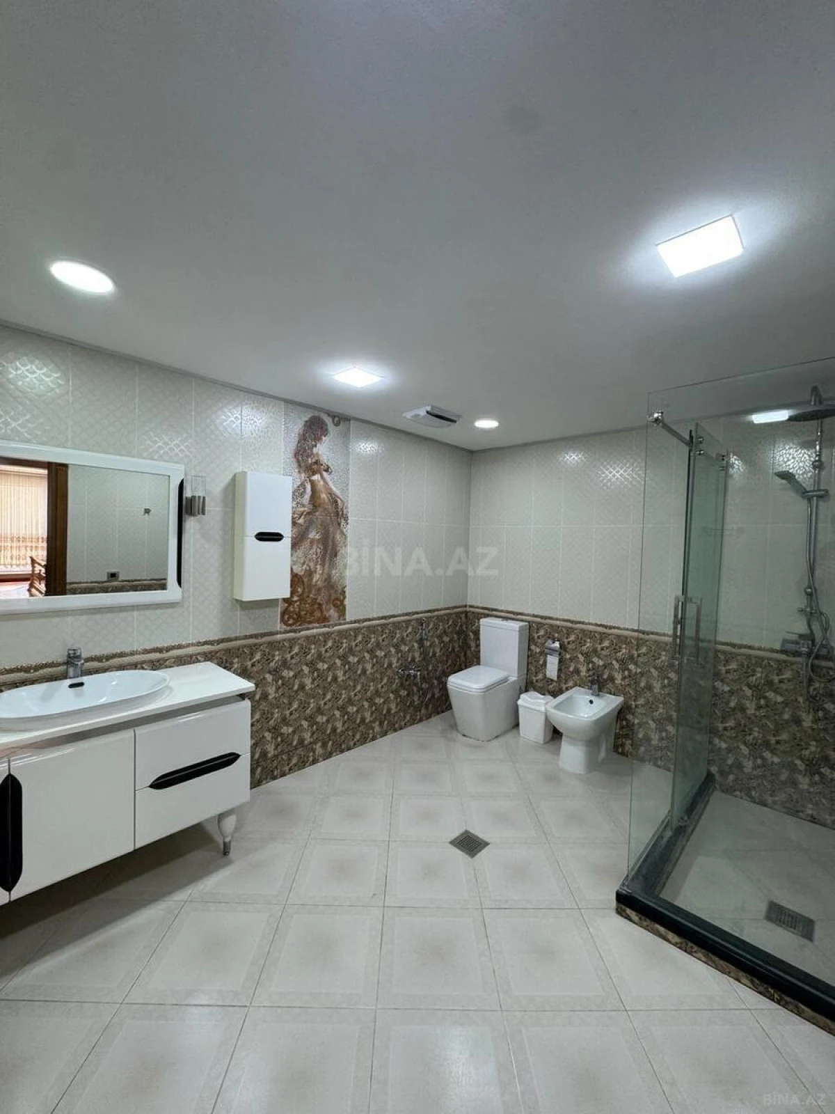 Kirayə verilir 5 otaqlı mənzil 320 m²