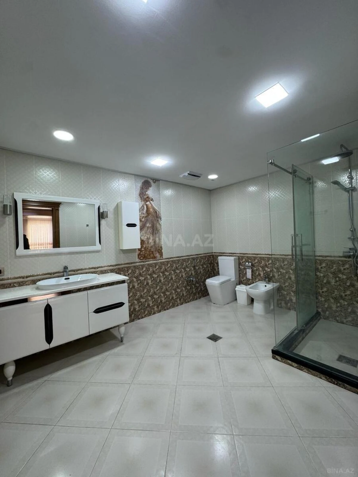 Kirayə verilir 5 otaqlı mənzil 320 m²