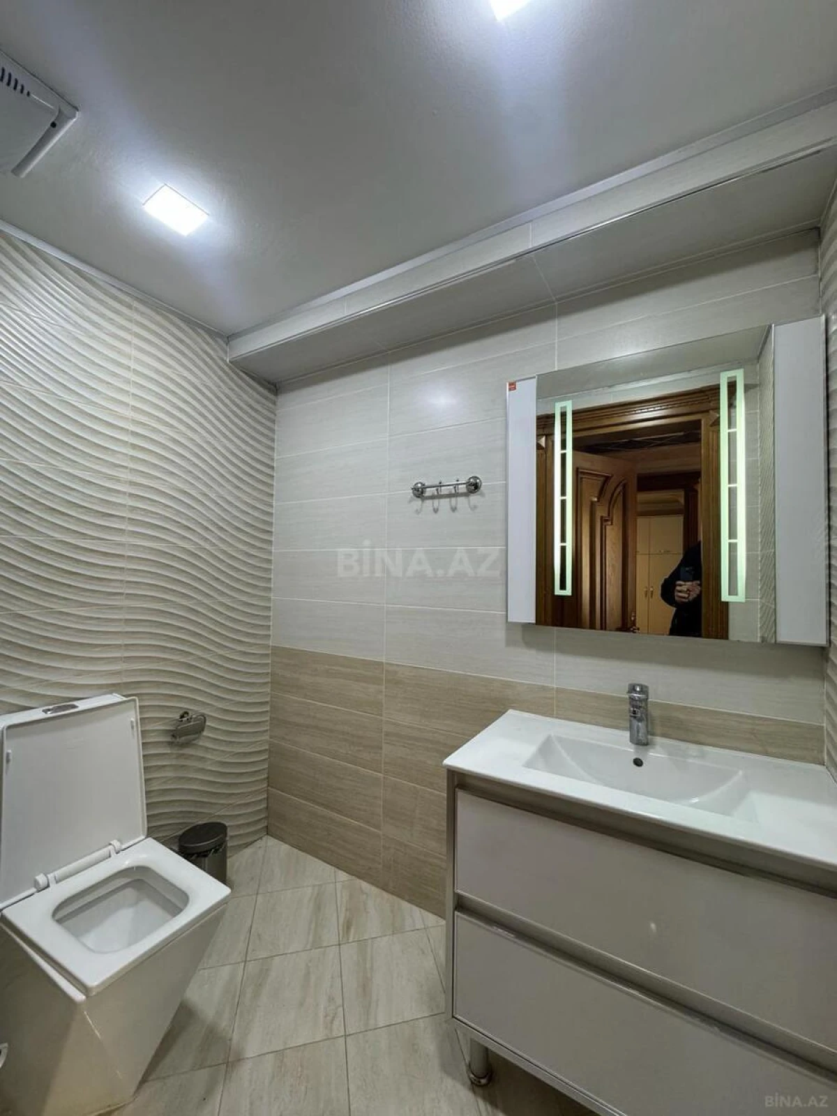 Kirayə verilir 5 otaqlı mənzil 320 m²